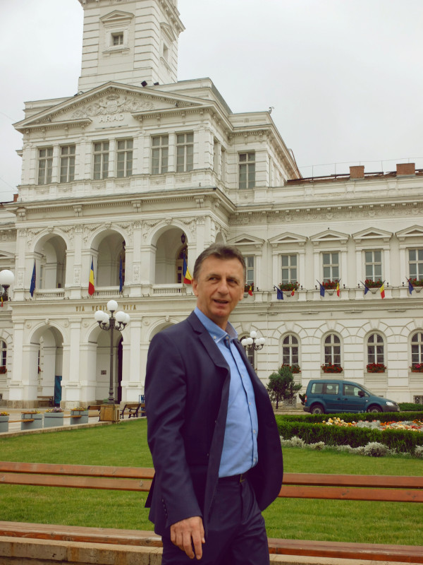 Marin-Lupas-Palatul-Administrativ-Arad